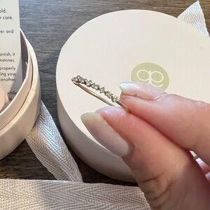 Gorjana Fine Jewelry Diamond Row Ring 14K Yellow Gold Size 7 EUC